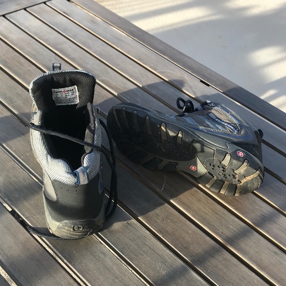 SWISS GEAR OUTERWEAR BOYS BOOTS SZ 6 EUC - Picture 5 of 6